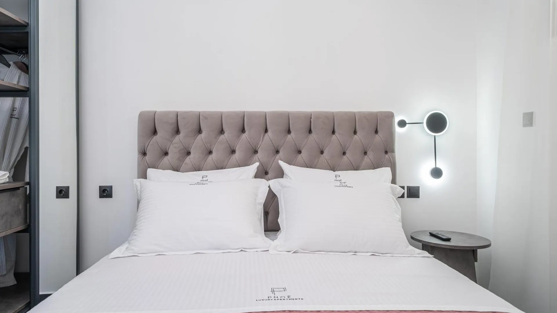 Pnoe Luxury Apartments Lourdata