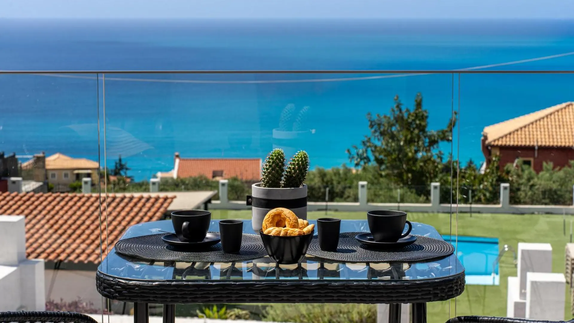 Pnoe Luxury Apartments Lourdata  Lourdata (Kefalonia)
