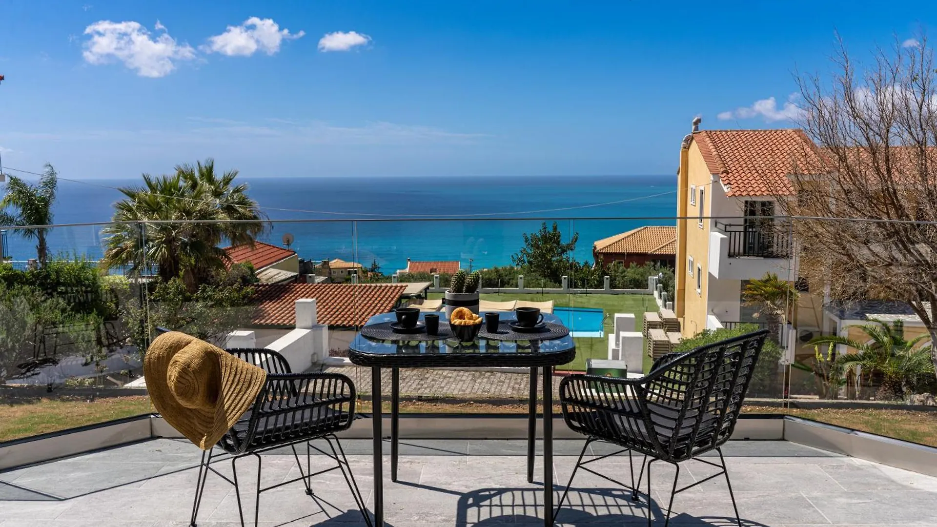 Pnoe Luxury Apartments location